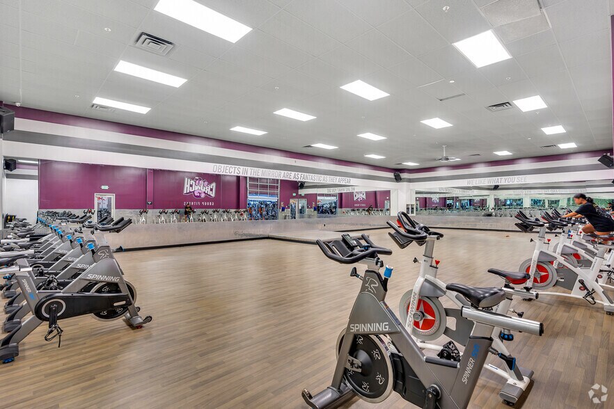 More Photos Of 1292 Border Ave, Corona Health Club For Sale