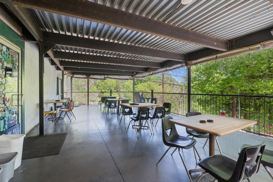 More Photos Of 10 Mountain St, Eureka Springs Restaurant For Sale