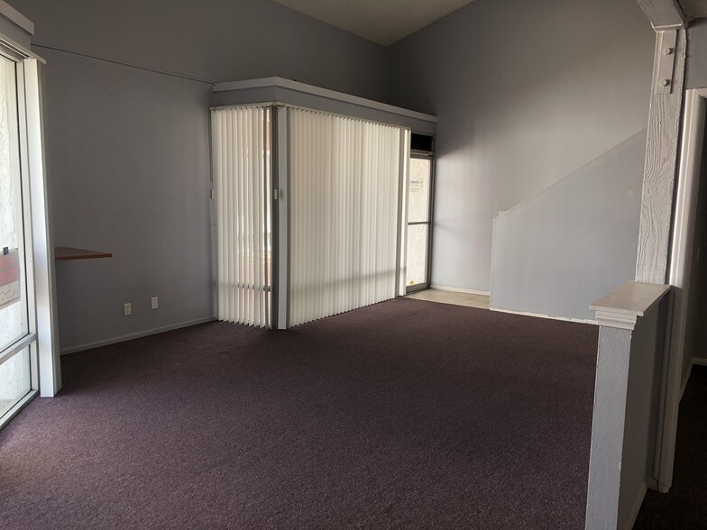 More Photos Of 1779 E Florida Ave, Hemet Office For Lease