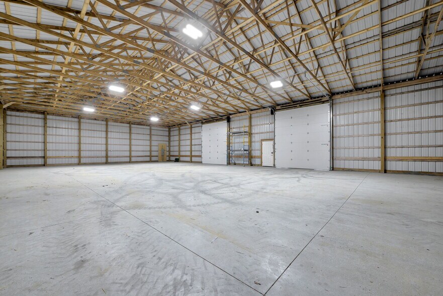 Primary Photo Of 5263 Harrisburg Pike, Grove City Warehouse For Lease
