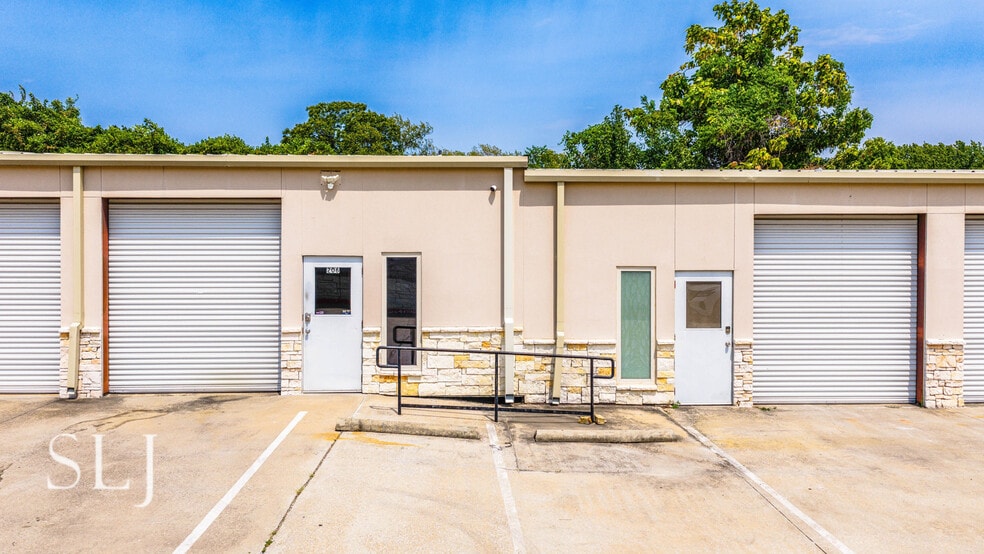 More Photos Of 6406 Highway 78, Sachse Flex For Sale