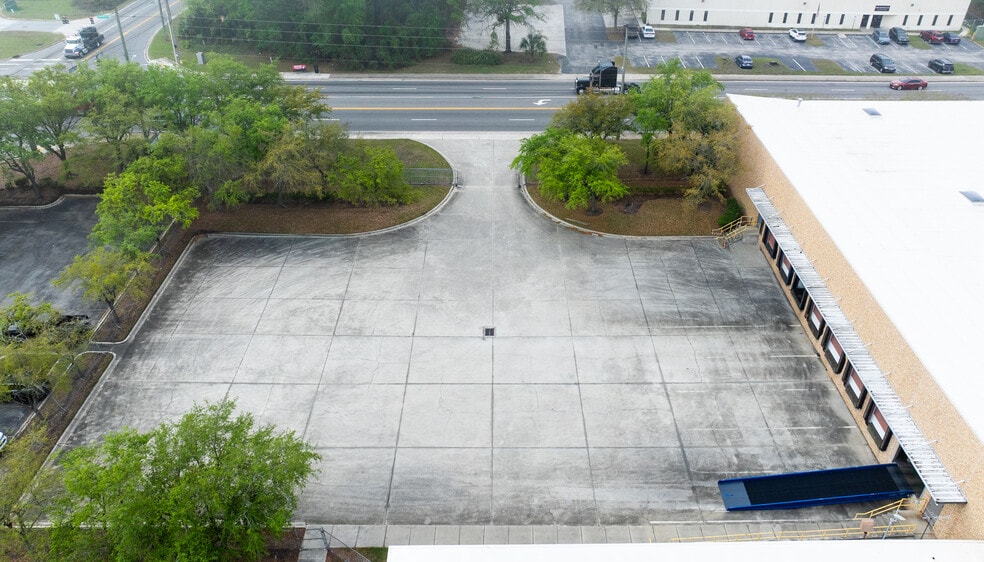 More Photos Of 1030 Ellis Rd N, Jacksonville Warehouse For Lease