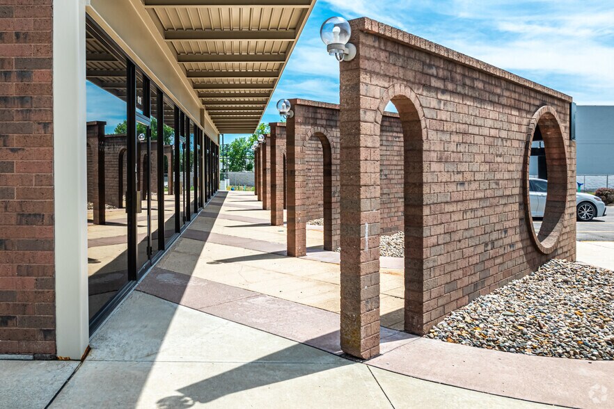 More Photos Of 816-818 NW Park Ln, Lee's Summit Office For Lease