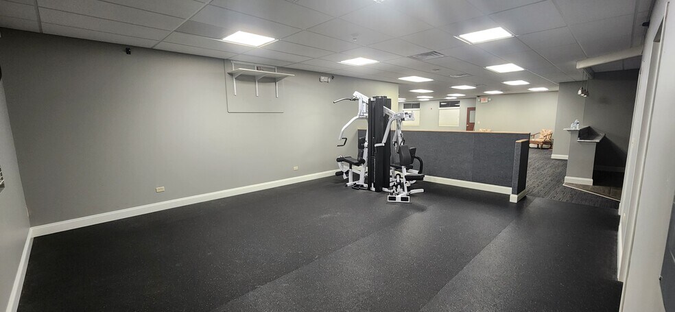 More Photos Of 16007 Executive Dr, Crest Hill Office For Sale