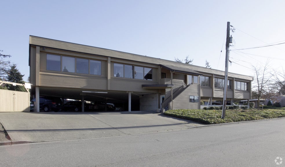 More Photos Of 1715 Market St, Kirkland Medical For Sale