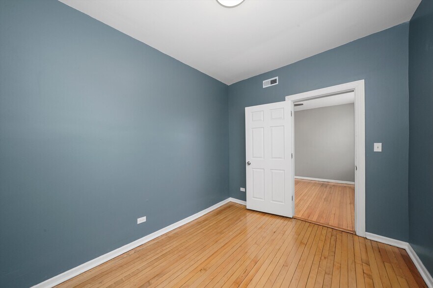 More Photos Of 7152 S Emerald Ave, Chicago Apartments For Sale