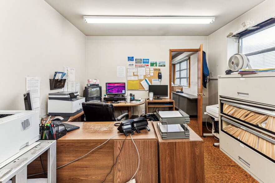 More Photos Of 1453 Edgmont Ave, Chester Office For Sale