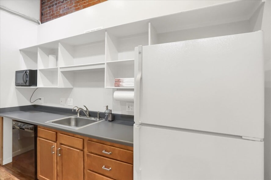 More Photos Of 1620 Market St, Denver Office For Lease