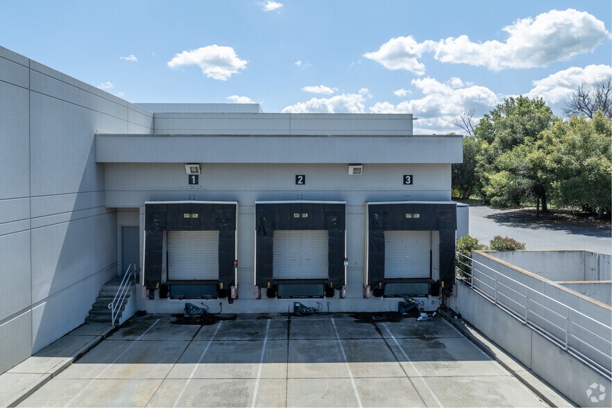 More Photos Of 5729 Fontanoso Way, San Jose Research And Development For Lease