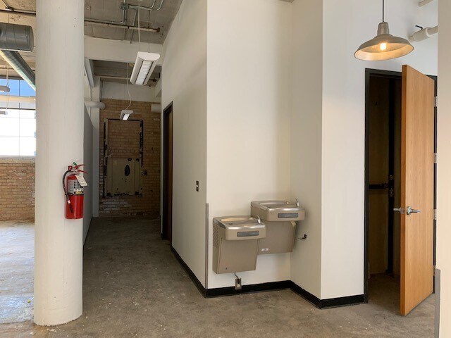 More Photos Of 501-509 S Washington Ave, Minneapolis Health Club For Lease