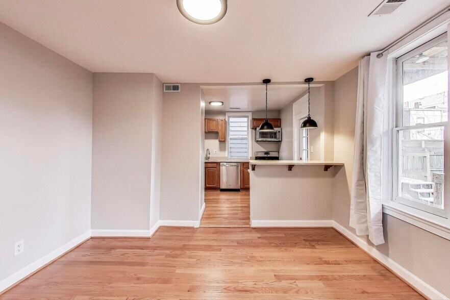 More Photos Of 212 Elm St NW, Washington Apartments For Sale