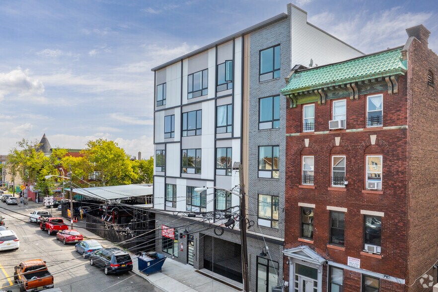 More Photos Of 9-11 Clark St, Newark Apartments For Sale