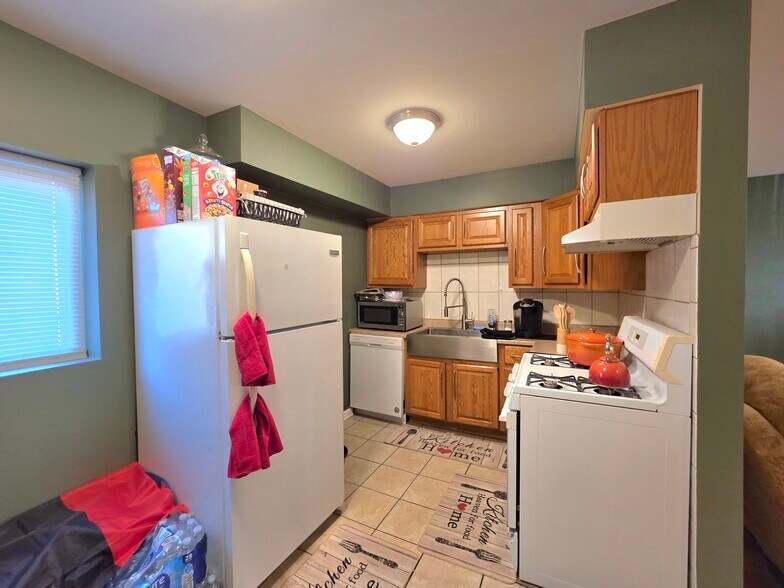 More Photos Of 7815 S Kedzie Ave, Chicago Storefront Retail Residential For Sale