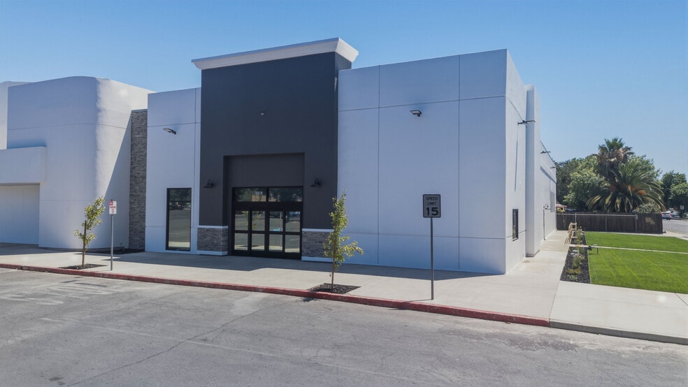 More Photos Of 635 Fairfield Dr, Merced Movie Theatre For Sale