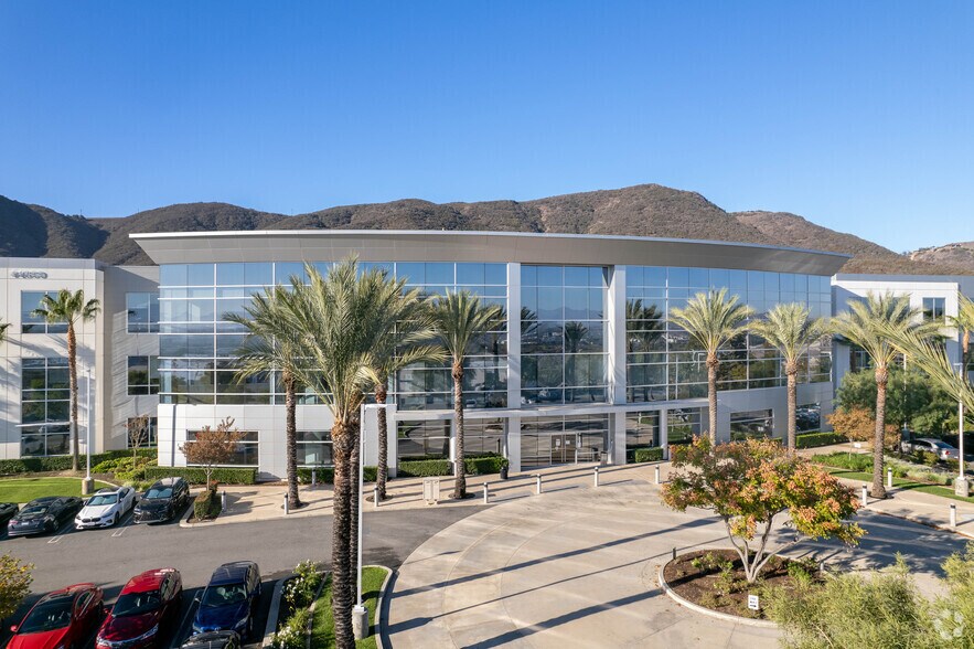 More Photos Of 42500 Winchester Rd, Temecula Distribution For Sale