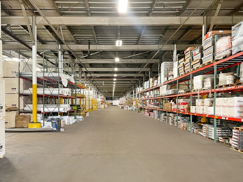 More Photos Of 5107 North Point Blvd, Sparrows Point Warehouse For Lease