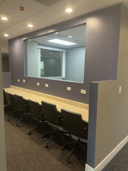 More Photos Of 1288 Rickert Dr, Naperville Medical For Lease