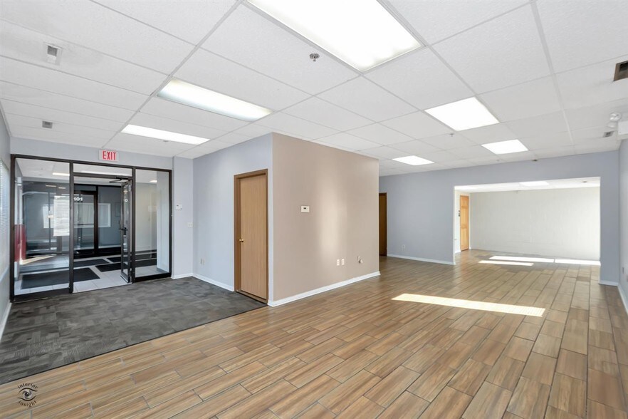 More Photos Of 400 N Schmidt Rd, Bolingbrook Office For Lease
