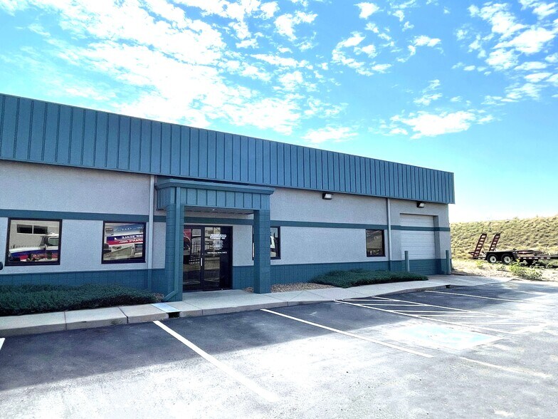 More Photos Of 1650 Skyway Dr, Longmont Manufacturing For Lease