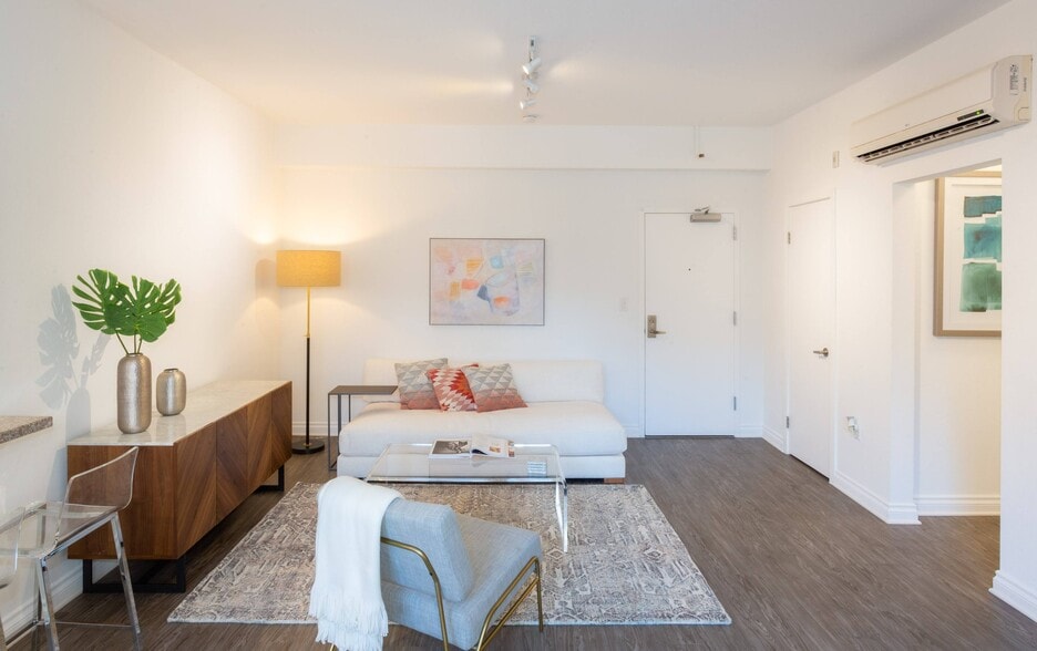 More Photos Of 5529-5533 Hollywood Blvd, Los Angeles Apartments For Lease