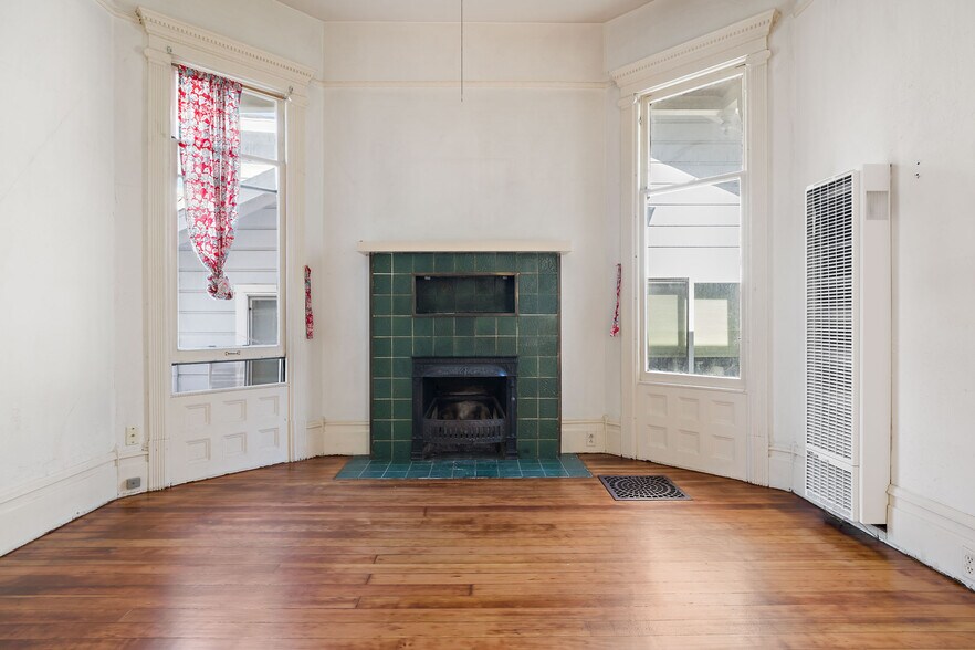 More Photos Of 102 Hamilton Pl, Oakland Multifamily For Sale