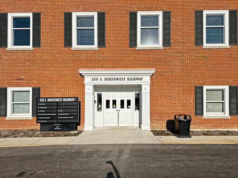 More Photos Of 3333 Warrenville Rd, Lisle Coworking Space