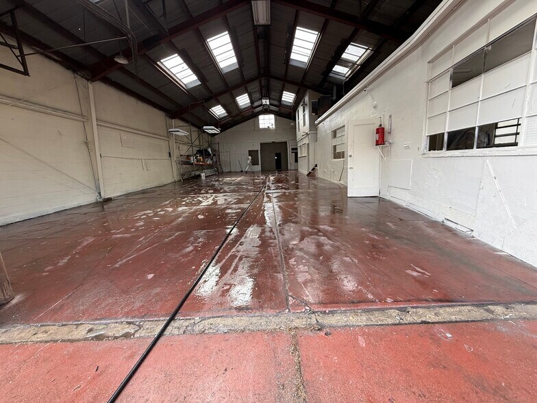 More Photos Of 2825 West St, Emeryville Warehouse For Sale