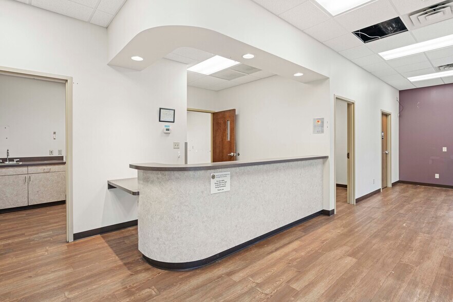 More Photos Of 2427-2443 Ridge Rd, Highland Unknown For Lease