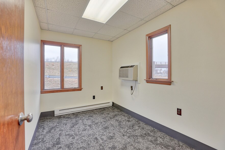More Photos Of 584 Meadow St, Agawam Medical For Lease