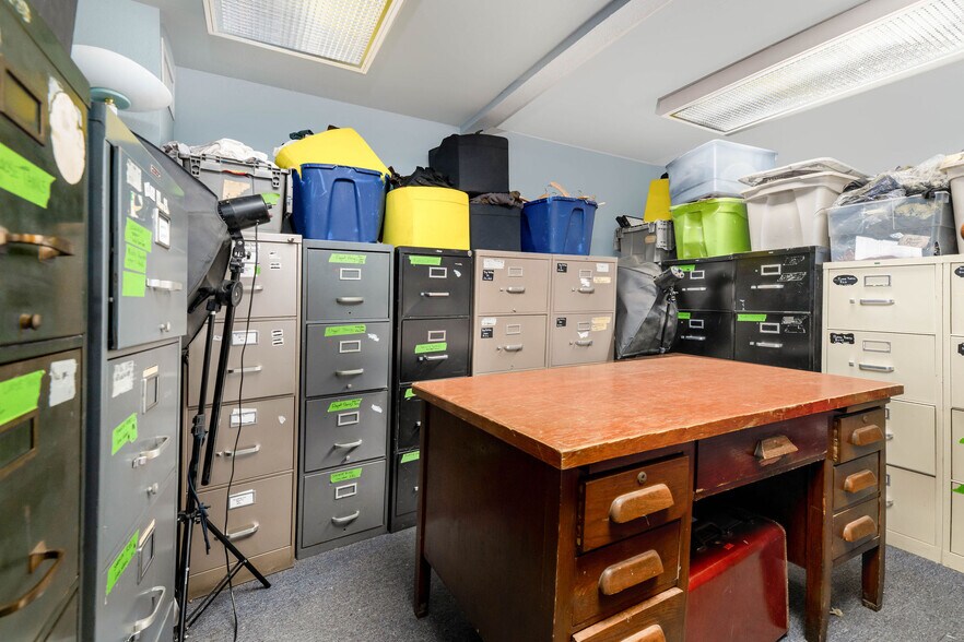 More Photos Of 12150 Charles Dr, Grass Valley Warehouse For Sale