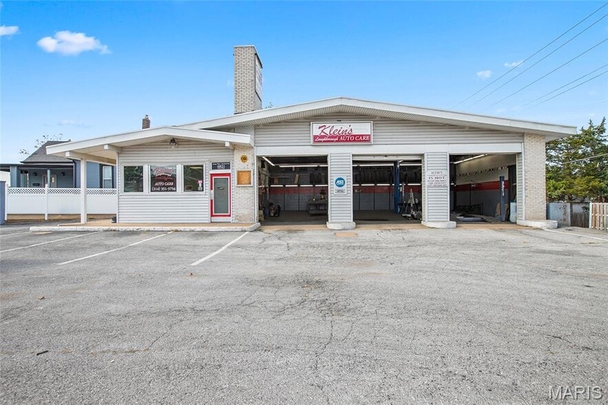 More Photos Of 6821 Morganford Rd, Saint Louis Auto Repair For Sale