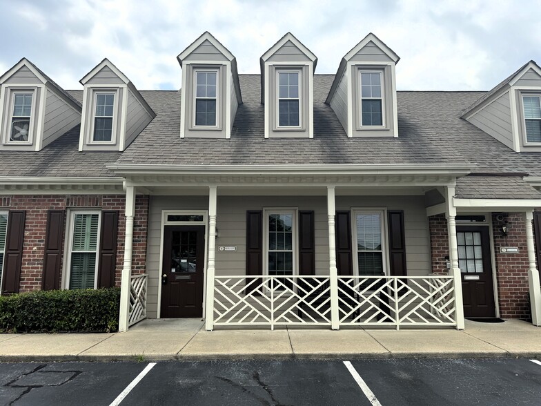 More Photos Of 2413 Robeson St, Fayetteville Office For Lease
