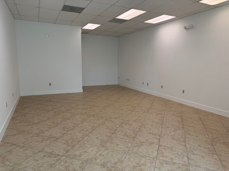 More Photos Of 4005 NW 114th Ave, Doral Business Park For Lease