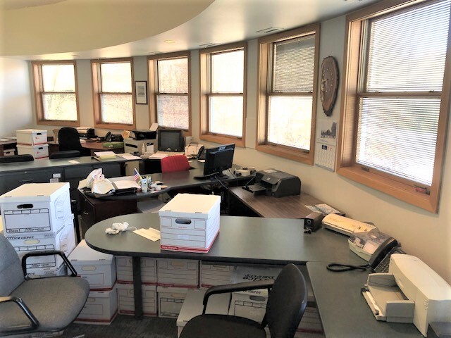 More Photos Of 18300 Minnetonka Blvd, Wayzata Office For Sale