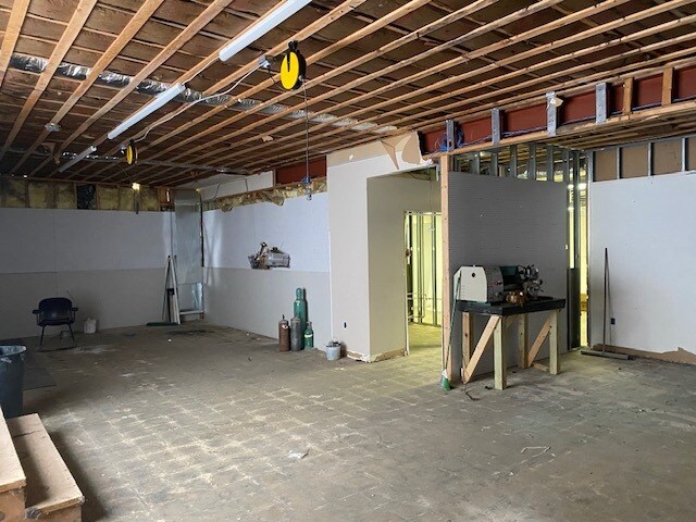 More Photos Of 7448 Springfield Ave, Sykesville Storefront For Lease