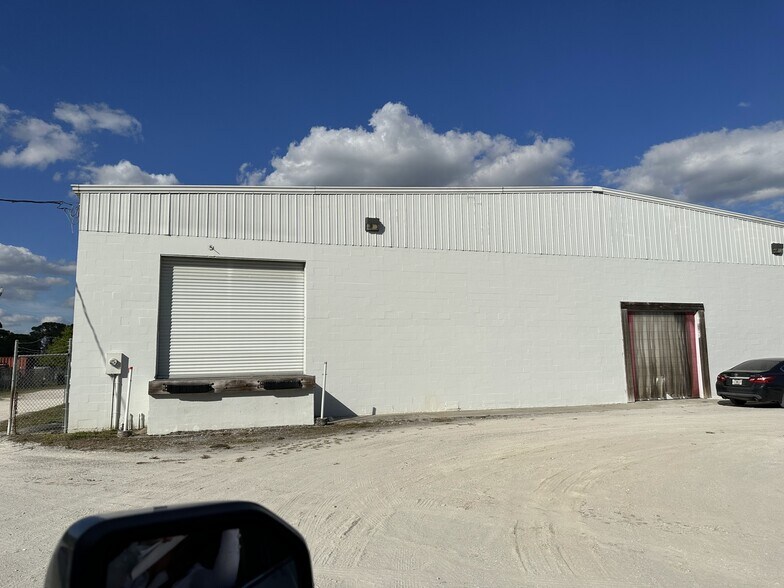 Primary Photo Of 229 NW 34th St, Okeechobee Warehouse For Sale