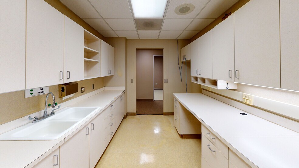 More Photos Of 203 Mocksville Ave, Salisbury Medical For Lease