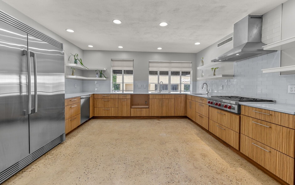 More Photos Of 211 W Freemason St, Norfolk Office Residential For Sale