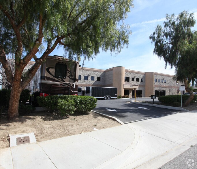 More Photos Of 4477 Shopping Ln, Simi Valley Warehouse For Lease