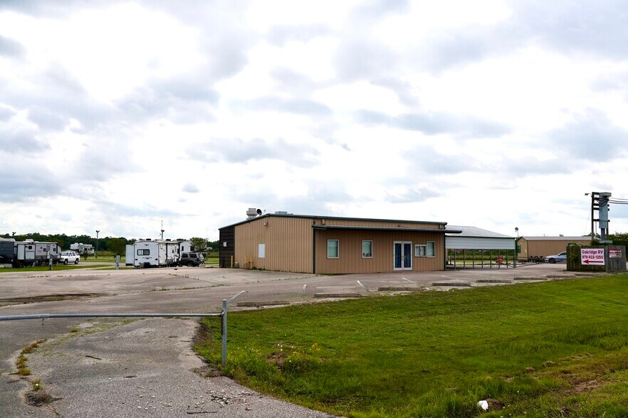 More Photos Of 24313 County Rd 46, Angleton Trailer Camper Park For Sale