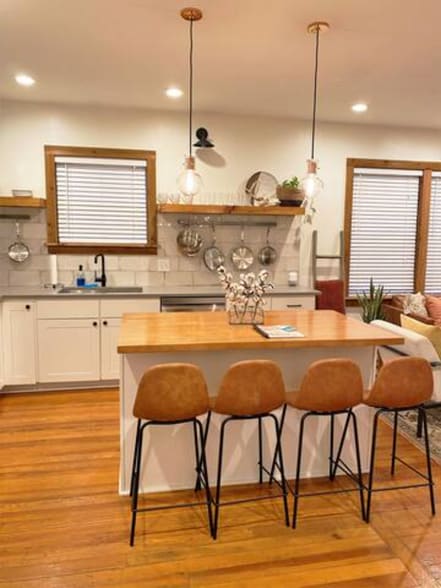 More Photos Of 2513 E Cesar Chavez St, Austin Office For Lease