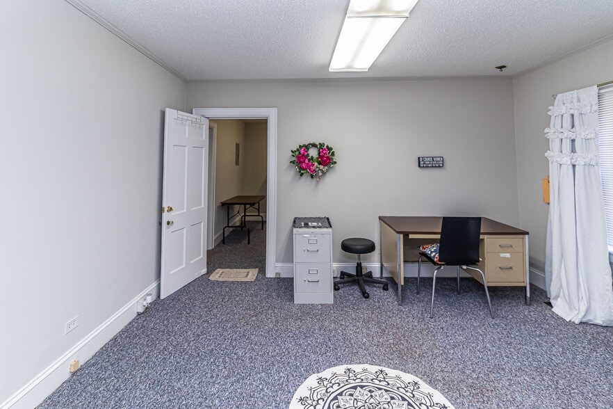 More Photos Of 1505 E Ash St, Goldsboro Office For Sale