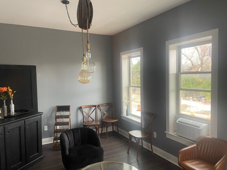 More Photos Of 491 S 4th St, Columbus Restaurant For Lease