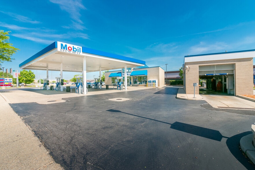More Photos Of 337 W Irving Park Rd, Wood Dale Service Station For Sale