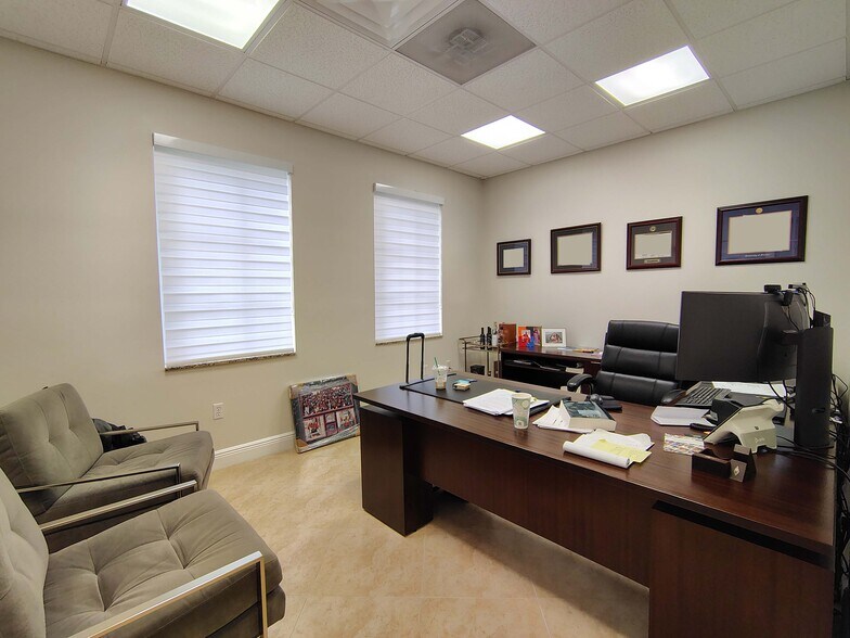 More Photos Of 5491 N University Dr, Coral Springs Office For Lease