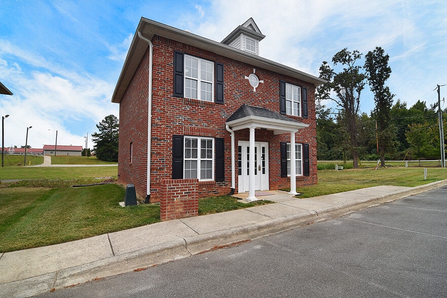 More Photos Of 2314 Katie Leigh Ln, Monroe Medical For Sale