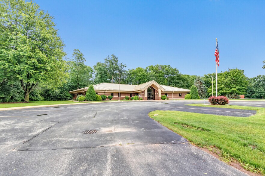 More Photos Of 2980 Walker Dr, Green Bay Office For Sale