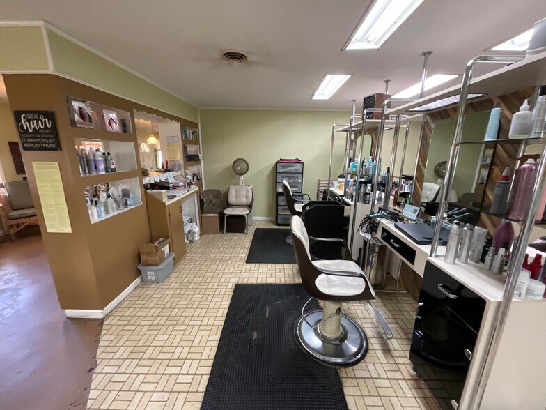 More Photos Of 1609 Hemingway Hwy, Hemingway Storefront Retail Residential For Sale