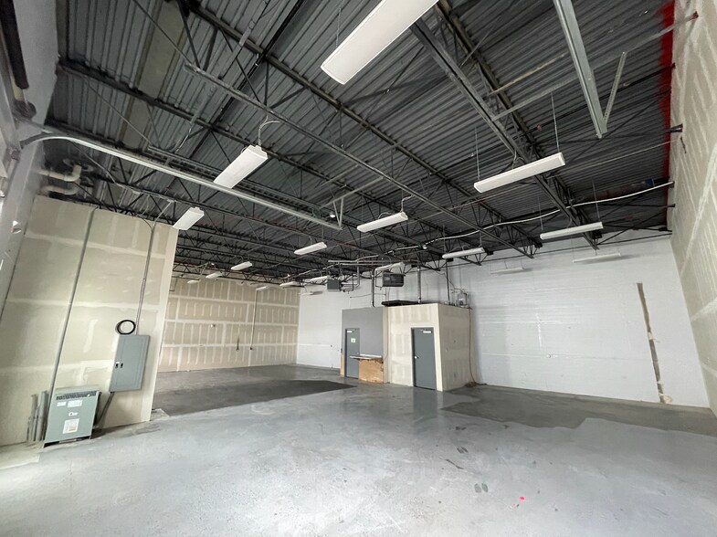 More Photos Of 14647-14735 S 855 W, Bluffdale Warehouse For Sale