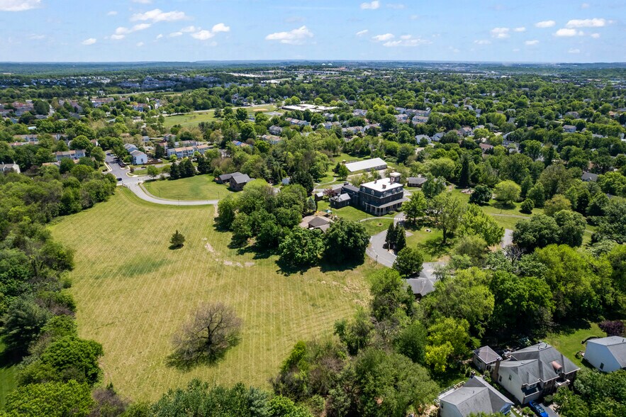 More Photos Of 601 Catoctin Cir NE, Leesburg Specialty For Lease